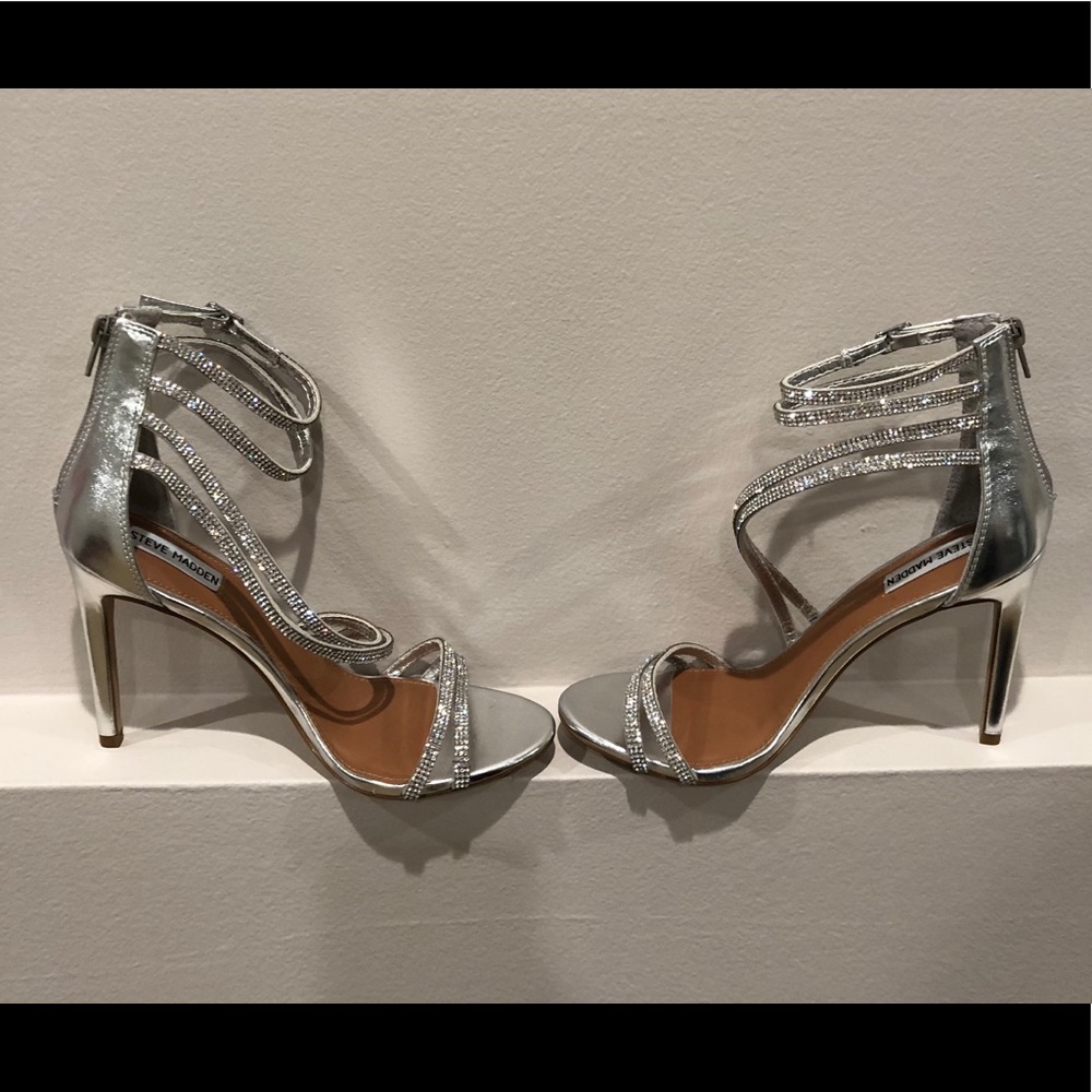 Steve Madden silver heels never worn!